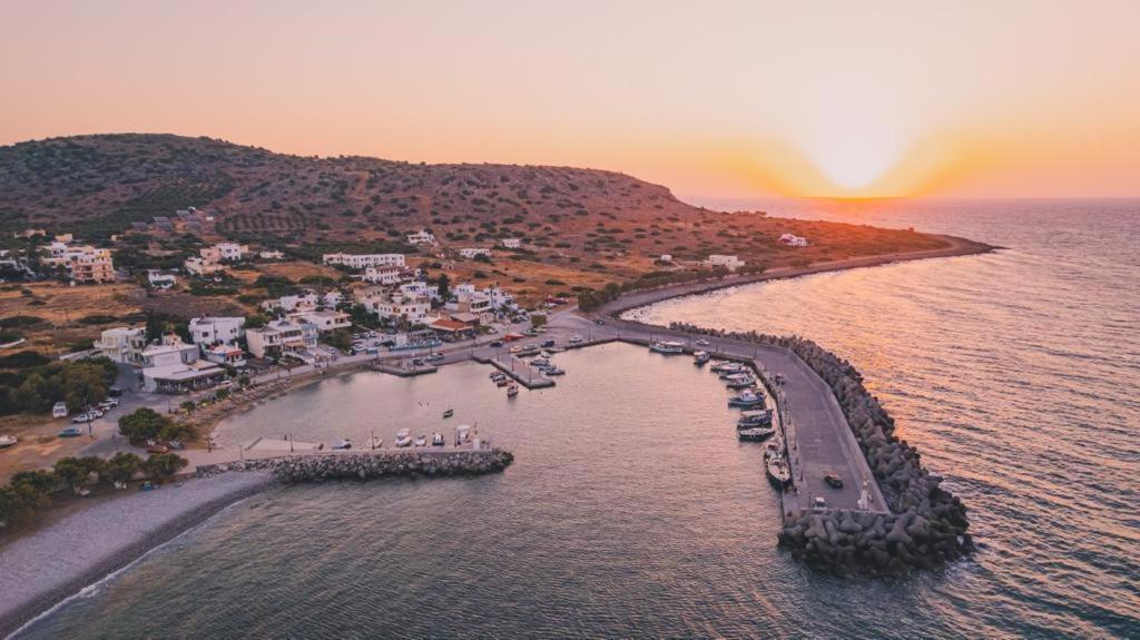 Meltemi Beach Apartments Mílatosz Kültér fotó